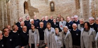 Musica e fede: la Passione di Cristo rivive con la Brigata Corale 3 Laghi