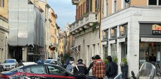 Rinvenuti coltelli, patenti ritirate e droga durante i controlli dei Carabinieri