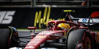 Hamilton, inizio da incubo e testacoda. Poi si lamenta in radio – Video