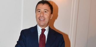 Tesla, Bocchino: “Felice di averla, politicizzazione che fa Piccolotti una follia. Musk? La sinistra rosica”