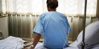 Cancro, radioterapia a rischio in Italia: carenza di specialisti e 50% dei pazienti resta senza cure