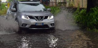 Maltempo in Abruzzo, a Pescara strade e parchi chiusi per allagamenti e alberi pericolanti