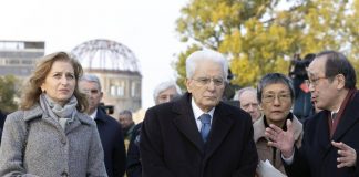 Mattarella: “Da Russia pericolosa e inaccettabile narrativa nucleare”