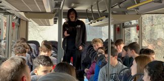 Vandalismi sui bus: 1660 casi in un anno e conto da 111mila euro. Apam avvia progetto educativo nelle scuole