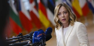 Ucraina, Meloni lavora a vertice Parigi: Italia c’è ma resta nodo invio truppe