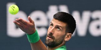 Djokovic, guanti ‘speciali’ a Miami: a cosa serve l’ultima trovata di Nole