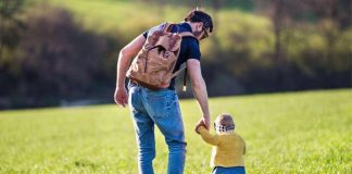 “Né padrone né amico”, il manuale del papà perfetto