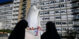Papa Francesco, insufficienza respiratoria acuta: cosa dicono i medici