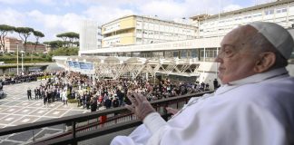 Papa Francesco, l’internista: “A Santa Marta riabilitazione come in ospedale”