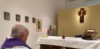Papa Francesco, prima foto dopo il ricovero