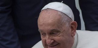 Papa Francesco verrà dimesso oggi dal Gemelli, due mesi di convalescenza a Santa Marta
