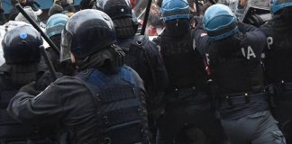 Bologna, scontri tra manifestanti e polizia all’inaugurazione dell’anno accademico