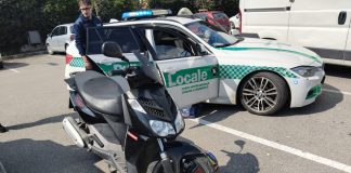 Si dà alla fuga con lo scooter rubato: la Polizia Locale arresta un 23enne