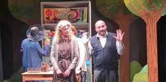 “La congiura degli innocenti”: mistero e ironia sul palco del Teatrino d’Arco