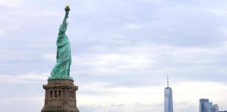 “Trump, restituisci la Statua della Libertà”, la provocazione dalla Francia e la Casa Bianca risponde