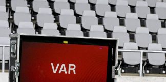 L’ex arbitro De Santis: “Var usato male, arbitri tornino a fare arbitri”