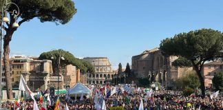 Conte “100 mila in piazza, no a folle piano di riarmo”