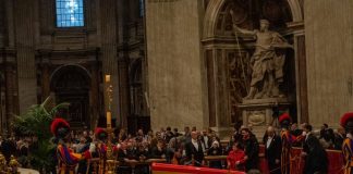 Papa Francesco, già oltre 128mila fedeli per l’ultimo saluto