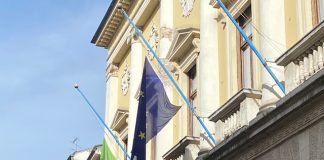 Papa Francesco, bandiere a mezz’asta nelle sedi degli Enti mantovani