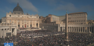 Funerali Papa Francesco, oltre 400mila persone tra piazza e corteo