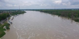 Da ieri il Po a Borgoforte è cresciuto di 4 metri. Incontro in Prefettura, sorveglianza sugli argini