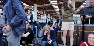 Blackout Spagna, i video del caos: semafori in tilt, treni fermi