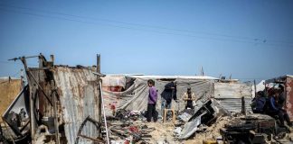 Gaza, nuovi raid israeliani nella notte. Media: “Pesanti bombardamenti a Khan Younis”