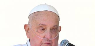 Papa Francesco, lo pneumologo: “Uscire con l’ossigeno? Migliaia di persone lo fanno”