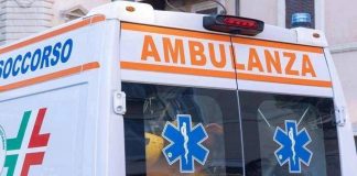 Treviso, invade corsia opposta e si schianta su guardrail: morto motociclista