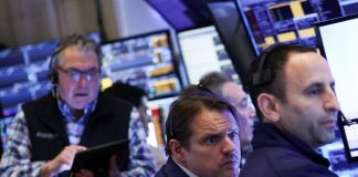 Borsa: a Piazza Affari corrono energetici, banche e Stellantis in rosso
