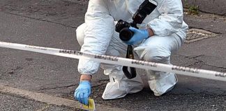 Manfredonia, colpi d’arma da fuoco contro auto in sosta della madre di un magistrato