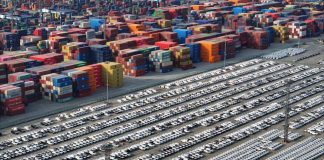 Trump allenta su dazi a Cina, cambio di passo dopo pressioni Wall Street e grande distribuzione