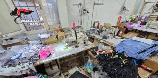 Lavoratori in nero e violazioni sul fronte sicurezza: chiuso il laboratorio tessile