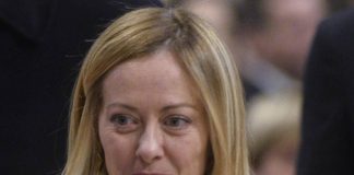 Post con minacce e offese a premier Meloni, rinviato a giudizio 47enne