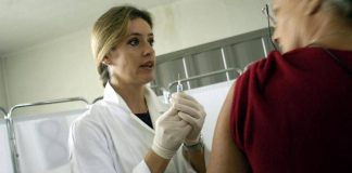 Tour in 10 regioni, Fondazione Aiom: “I pazienti oncologici devono vaccinarsi”