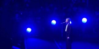 Jovanotti ricorda Papa Francesco nel concerto: “Tutto nasce per fiorire”