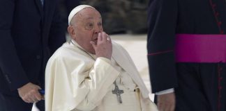 Papa Francesco morto, da ‘The Couple’ a ‘GialappaShow’: cosa non va in onda oggi