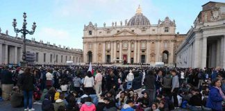 Funerali Papa Francesco, già migliaia a San Pietro per l’addio
