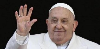Papa, nuovo blitz nella Basilica di San Pietro: breve saluto ai pellegrini americani