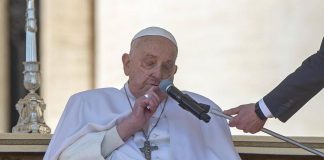 Papa, Vaticano: “Desidera essere presente all’Urbi et Orbi pasquale”