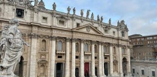 Papa Francesco, da oggi salma a San Pietro: l’omaggio dei fedeli. Sabato i funerali, attese 200mila persone