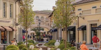 Serravalle Designer, 25 anni di storia del primo Outlet italiano