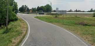 Viadana, auto esce di strada e finisce in un fosso. Due giovani in ospedale