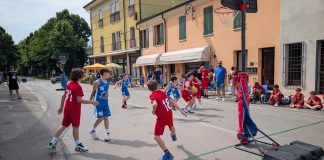 I piccoli cestisti sono stati protagonisti nelle piazze di Pegognaga per una domenica