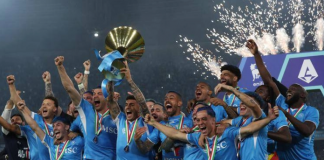 Il Napoli batte 2-0 il Cagliari ed è campione d’Italia