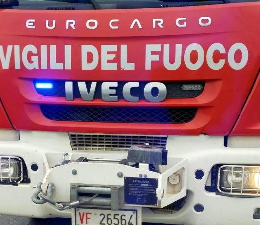 Strada Cipata, incendio nel bivacco di uno stabile abbandonato. Edificio sequestrato