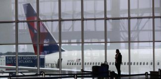 Stop ai passeggeri frettolosi, in aereo arriva la multa: l’idea in Turchia