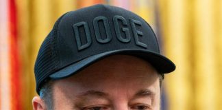 Musk, occhio nero nella conferenza con Trump: “Un pugno di mio figlio”