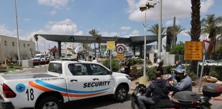 Israele intercetta missile Houthi su aeroporto di Tel Aviv, stop voli Ita-Lufthansa