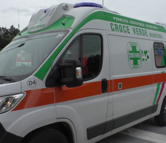 Capodanno di violenza: prende a pugni una donna e stacca un orecchio al vicino intervenuto per difenderla